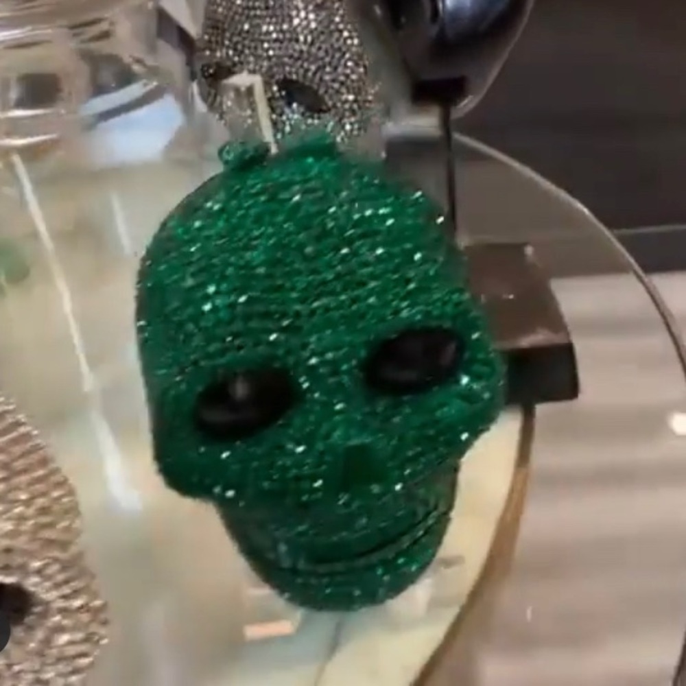 ISO: GREEN RHINESTONE DIAMOND SKULL EVENING BAG CLUTCH - Picture 1 of 2